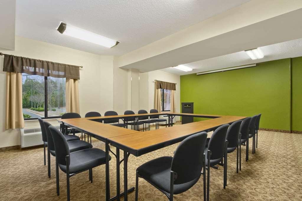 Comfort Inn Marietta-Atlanta Near Ballpark-Galleria Екстер'єр фото